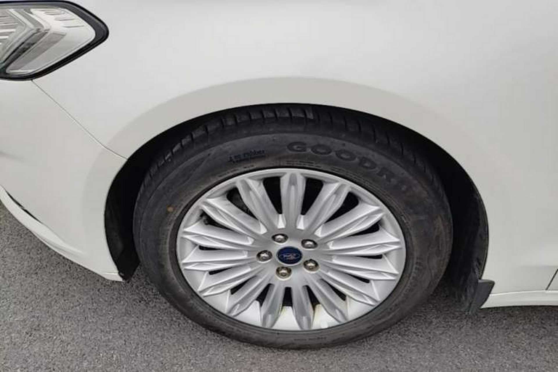 Used Ford Mondeo 2013 2.0L GTDi 200 Luxury Model Exterior 4