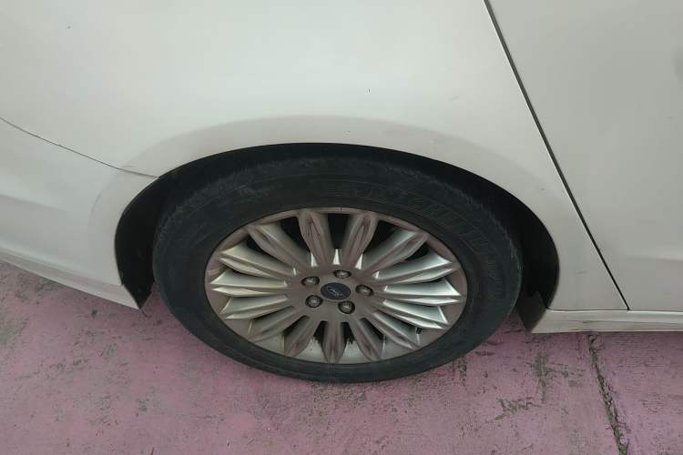 Used Ford Mondeo 2013 2.0L GTDi 200 Luxury Model Exterior 5