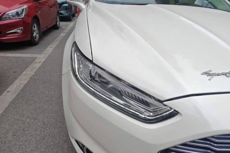 Used Ford Mondeo 2013 2.0L GTDi 200 Luxury Model Exterior 6