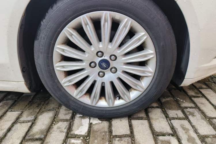 Used Ford Mondeo 2013 2.0L GTDi 200 Luxury Model Exterior 7