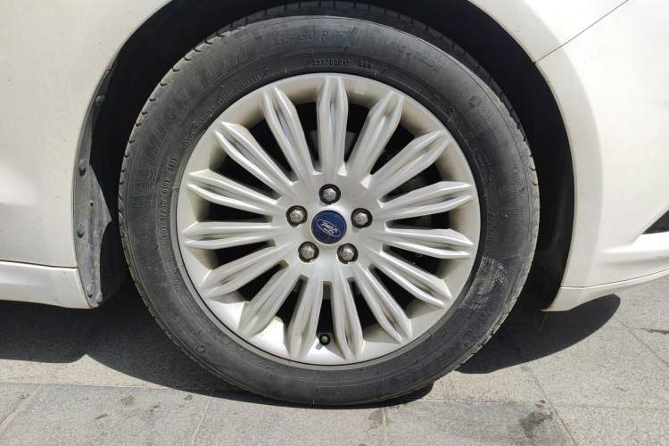 Used Ford Mondeo 2013 2.0L GTDi 200 Luxury Model Exterior 7