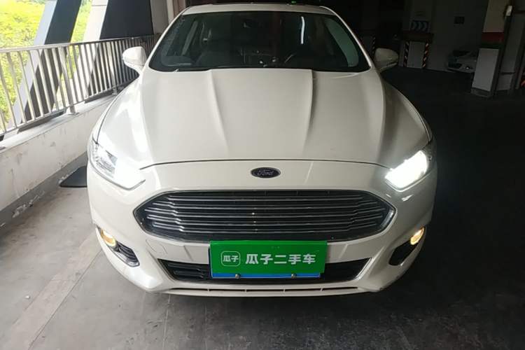 Used Ford Mondeo 2013 2.0L GTDi 200 Fashion Edition Front