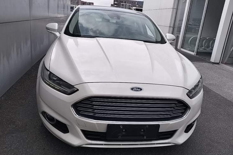 Used Ford Mondeo 2013 2.0L GTDi 200 Luxury Model Front