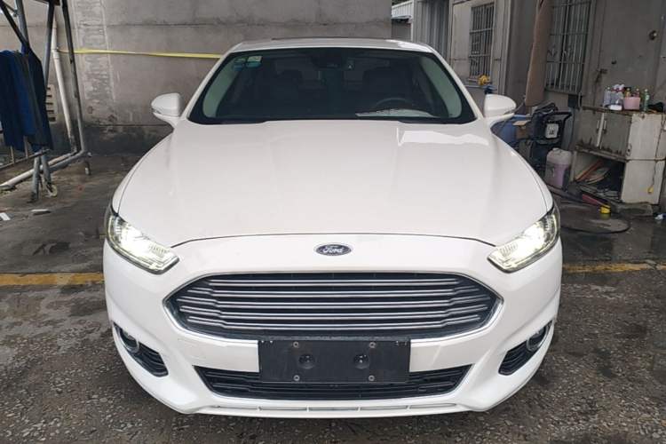 Used Ford Mondeo 2013 2.0L GTDi240 Luxury Sport Model Front