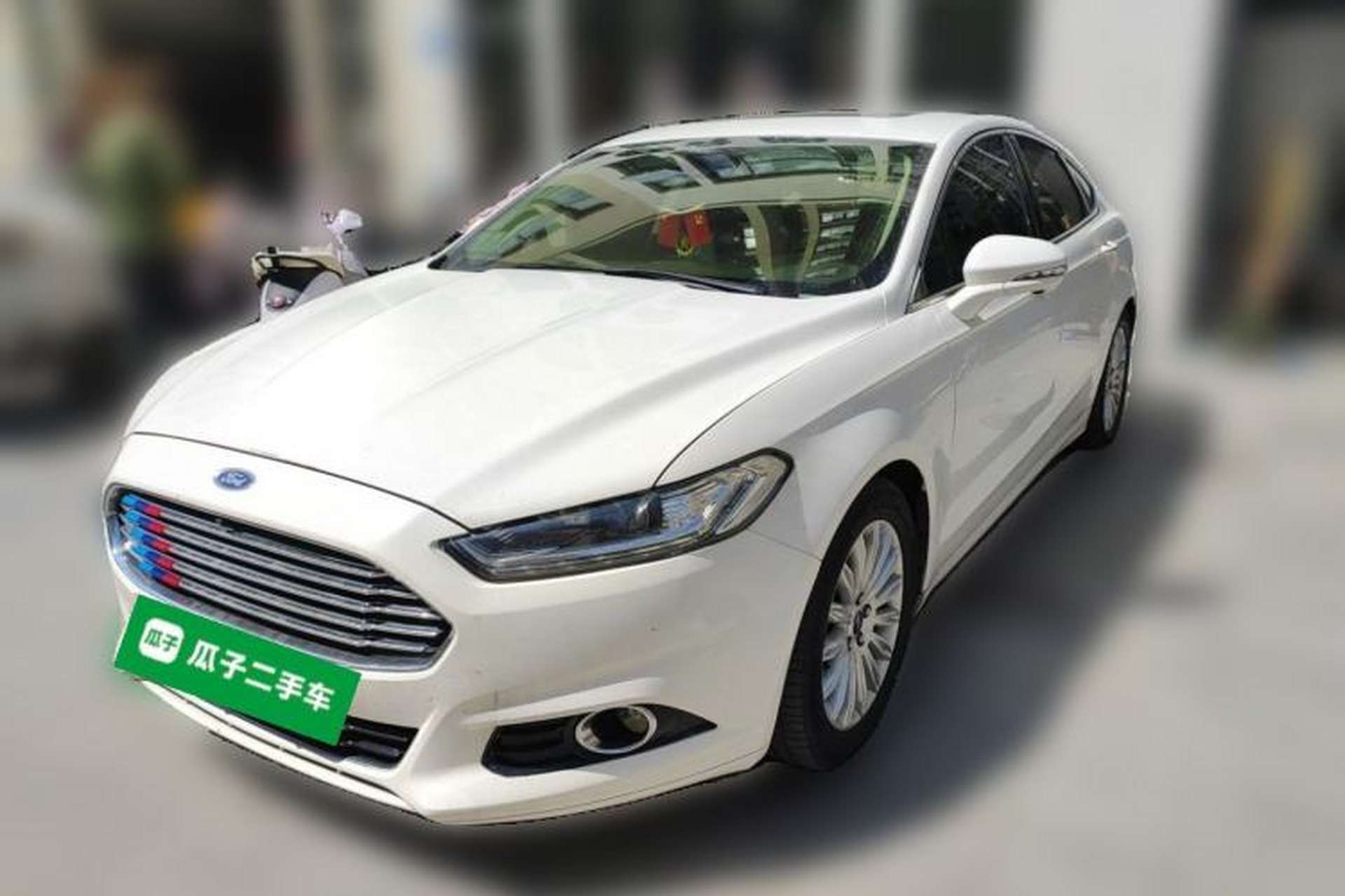 Used Ford Mondeo 2013 2.0L GTDi 200 Luxury Model Front Left 45 Deg