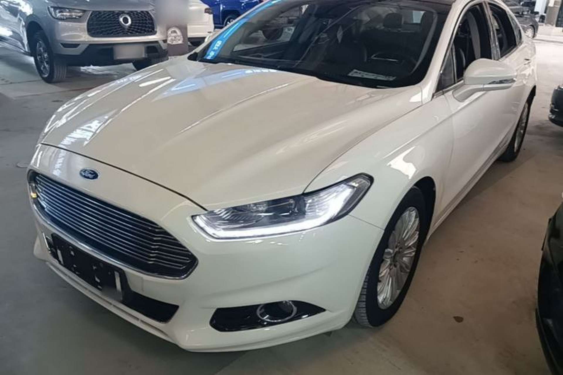 Used Ford Mondeo 2013 2.0L GTDi 200 Fashion Edition Front Left 45 Deg
