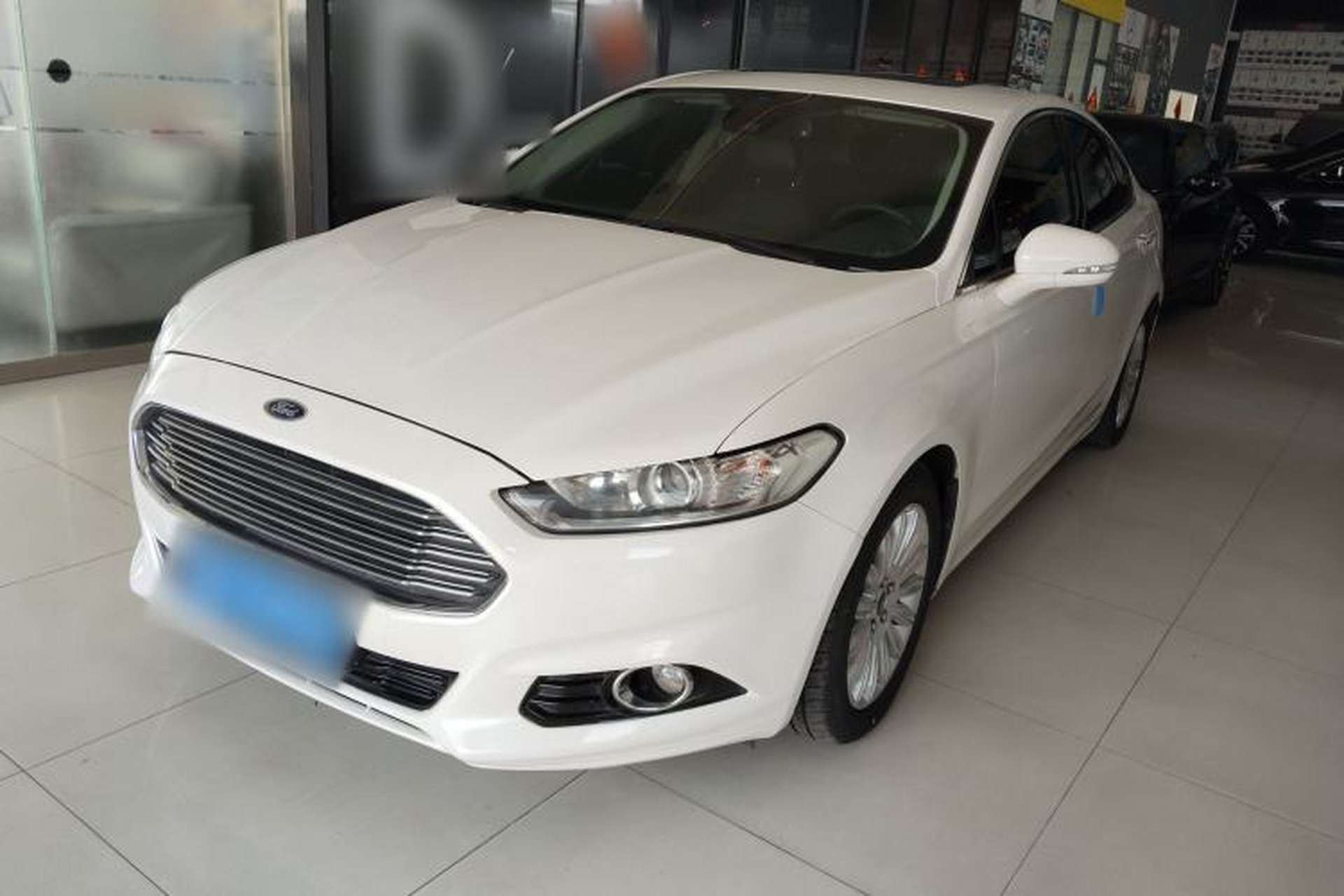 Used Ford Mondeo 2013 2.0L GTDi 200 Fashion Edition Front Left 45 Deg