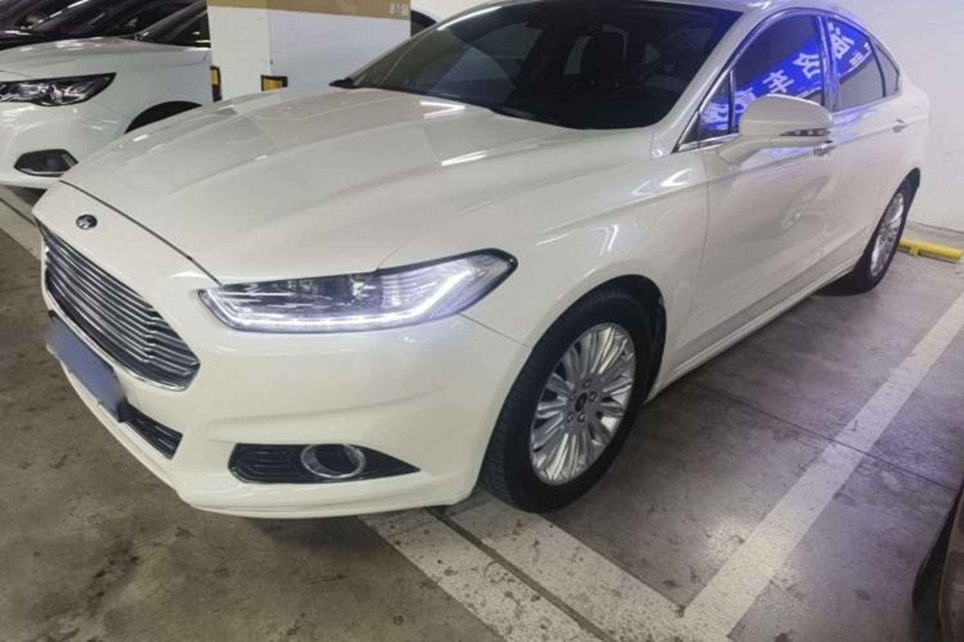 Used Ford Mondeo 2013 2.0L GTDi 200 Fashion Edition Front Left 45 Deg