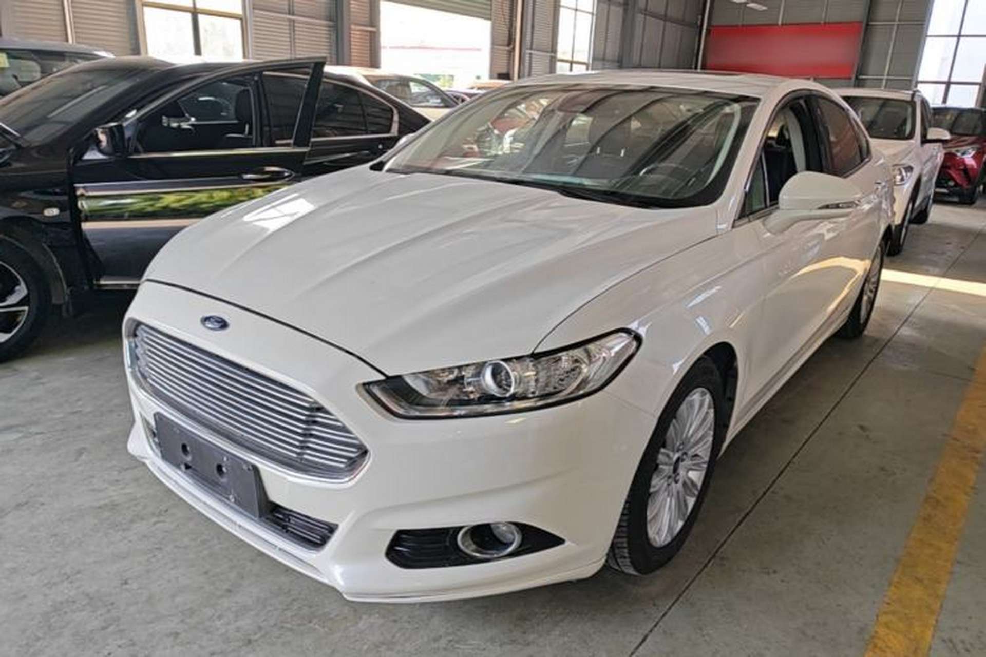 Used Ford Mondeo 2013 2.0L GTDi 200 Fashion Edition Front Left 45 Deg