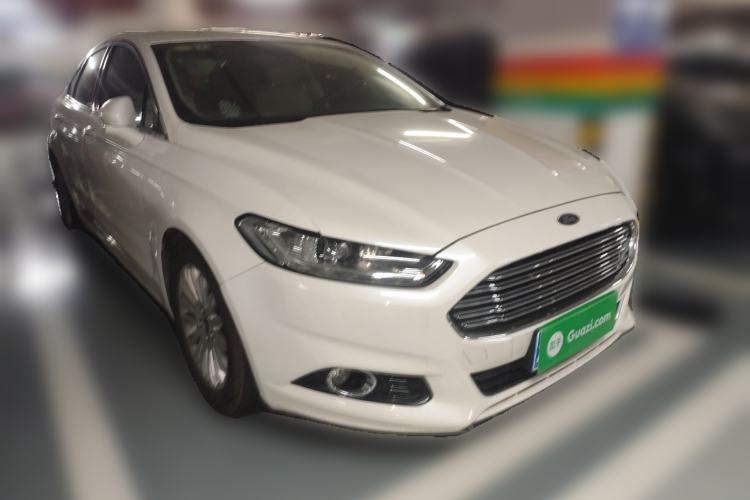 Used Ford Mondeo 2013 2.0L GTDi 200 Luxury Model Front Right 45 Deg