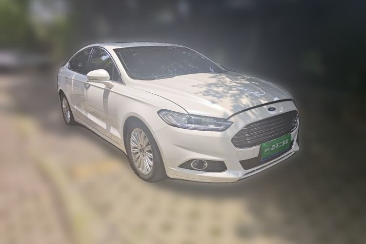 Used Ford Mondeo 2013 2.0L GTDi 200 Fashion Edition Front Right 45 Deg