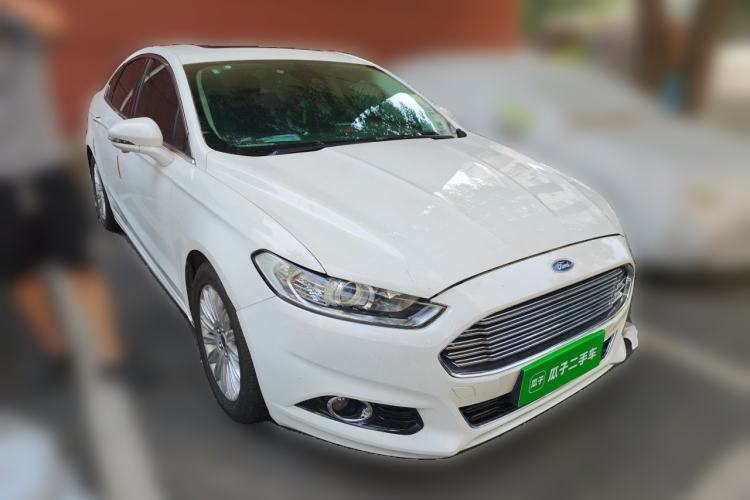 Used Ford Mondeo 2013 2.0L GTDi 200 Fashion Edition Front Right 45 Deg