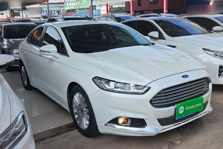 Used Ford Mondeo 2013 2.0L GTDi 200 Luxury Model Front Right 45 Deg
