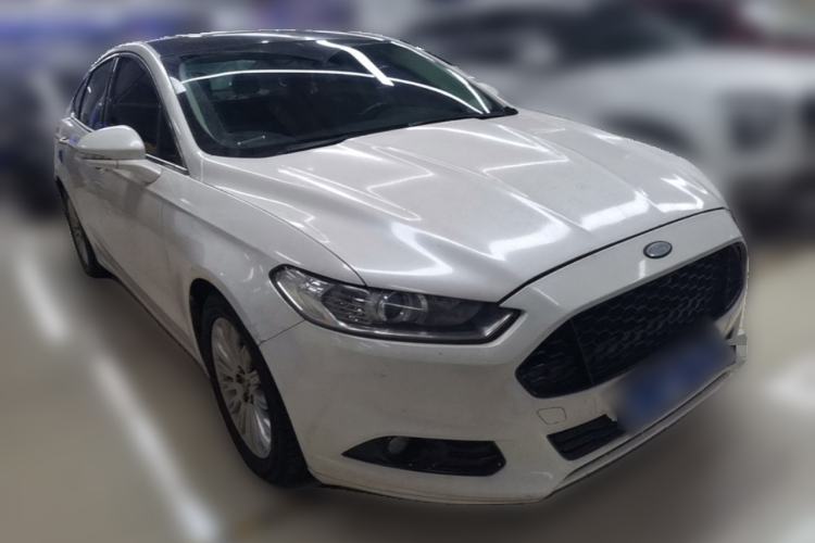 Used Ford Mondeo 2013 2.0L GTDi 200 Luxury Model Front Right 45 Deg