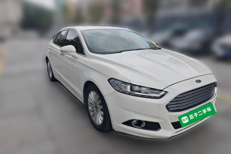 Used Ford Mondeo 2013 2.0L GTDi 200 Luxury Model Front Right 45 Deg