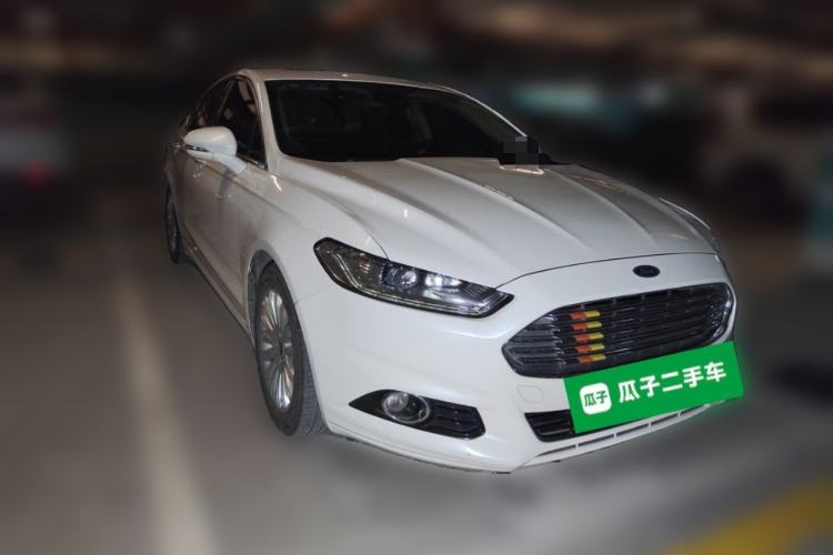 Used Ford Mondeo 2013 2.0L GTDi 200 Luxury Model Front Right 45 Deg