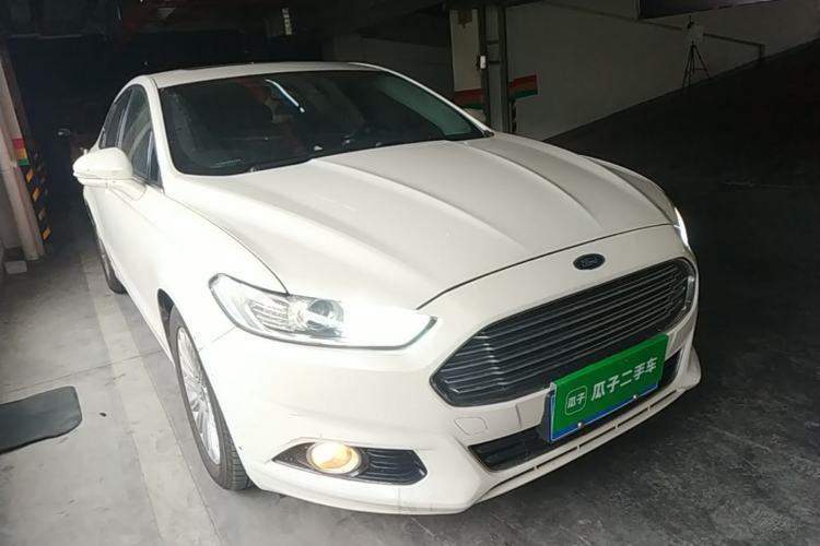 Used Ford Mondeo 2013 2.0L GTDi 200 Fashion Edition Front Right 45 Deg