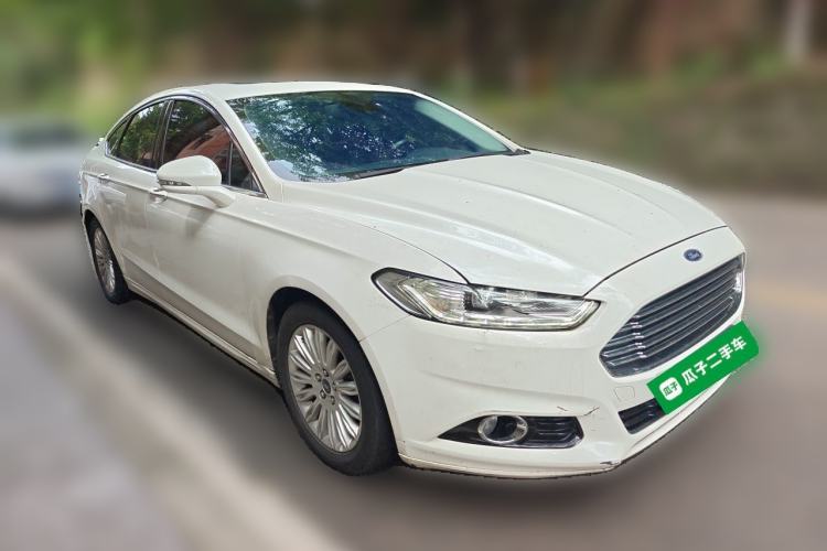 Used Ford Mondeo 2013 2.0L GTDi 200 Luxury Model Front Right 45 Deg