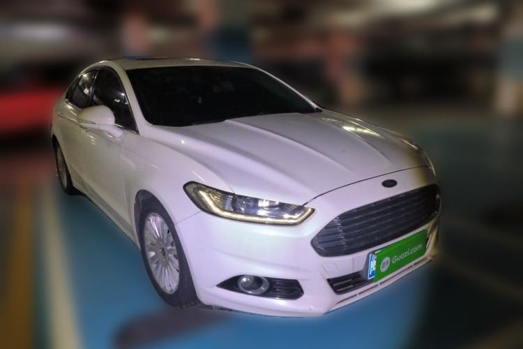 Used Ford Mondeo 2013 2.0L GTDi 200 Luxury Model Front Right 45 Deg