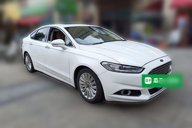 Used Ford Mondeo 2013 2.0L GTDi 200 Luxury Model Front Right 45 Deg