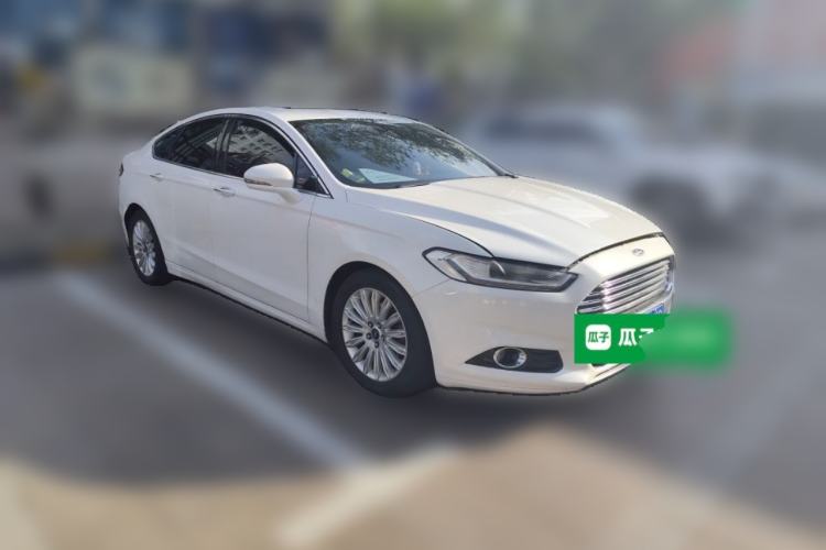 Used Ford Mondeo 2013 2.0L GTDi 200 Luxury Model Front Right 45 Deg