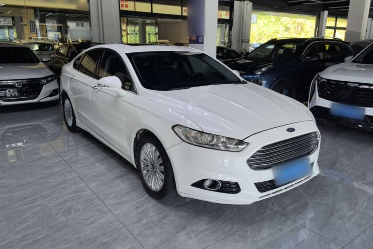 Used Ford Mondeo 2013 2.0L GTDi 200 Fashion Edition Front Right 45 Deg