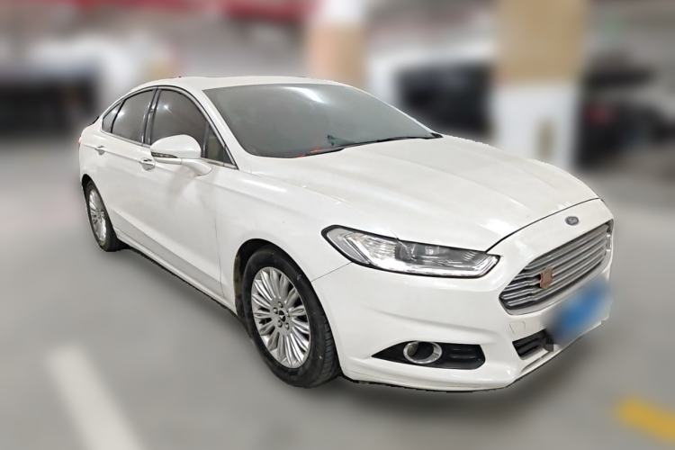 Used Ford Mondeo 2013 2.0L GTDi 200 Luxury Model Front Right 45 Deg