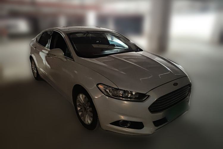 Used Ford Mondeo 2013 2.0L GTDi 200 Fashion Edition Front Right 45 Deg