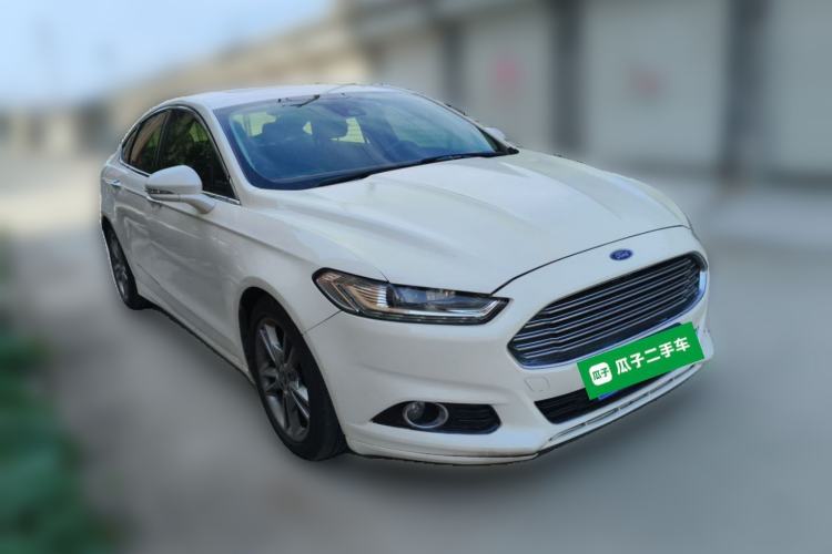 Used Ford Mondeo 2013 2.0L GTDi 200 Luxury Model Front Right 45 Deg