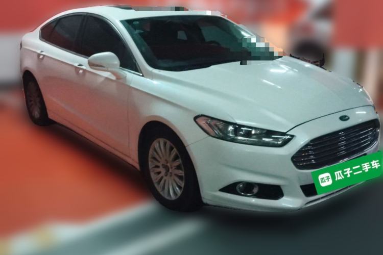 Used Ford Mondeo 2013 2.0L GTDi 200 Luxury Model Front Right 45 Deg