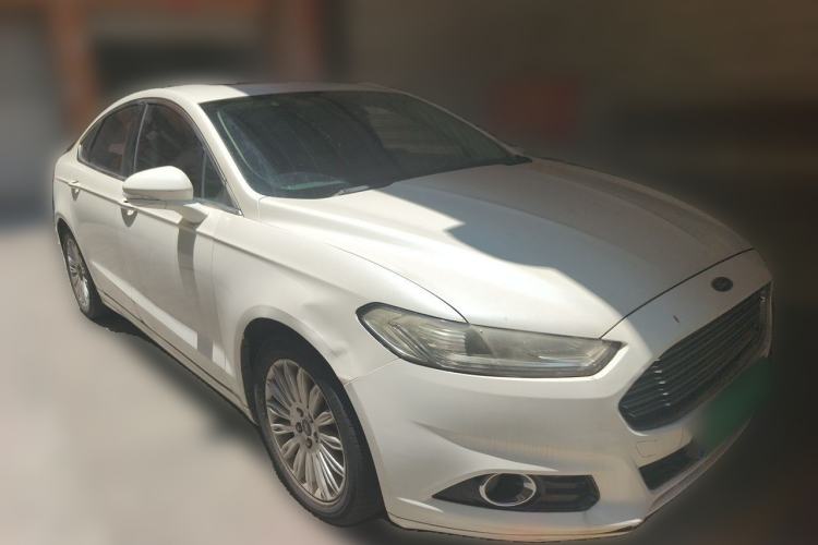 Used Ford Mondeo 2013 2.0L GTDi 200 Fashion Edition Front Right 45 Deg