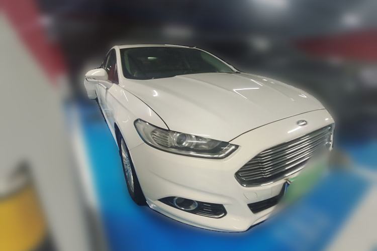 Used Ford Mondeo 2013 2.0L GTDi 200 Fashion Edition Front Right 45 Deg