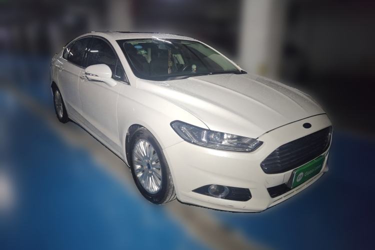 Used Ford Mondeo 2013 2.0L GTDi 200 Luxury Model Front Right 45 Deg