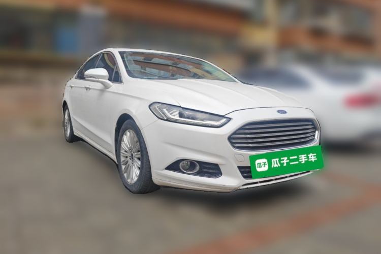 Used Ford Mondeo 2013 2.0L GTDi 200 Luxury Model Front Right 45 Deg