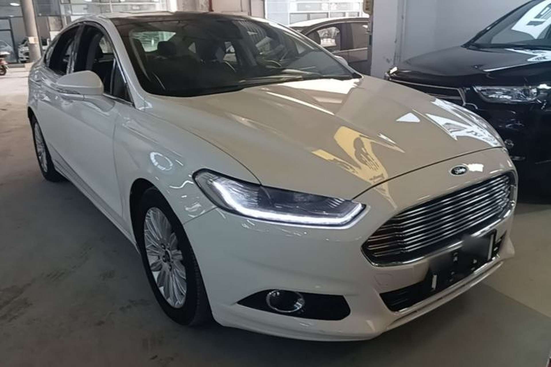 Used Ford Mondeo 2013 2.0L GTDi 200 Fashion Edition Front Right 45 Deg