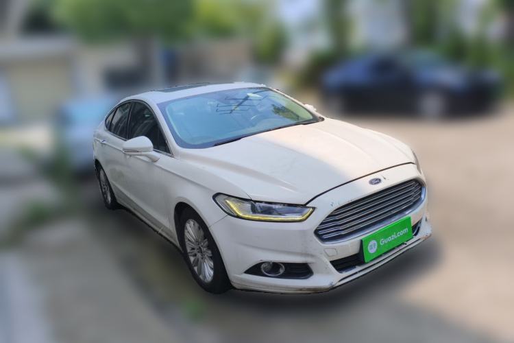 Used Ford Mondeo 2013 2.0L GTDi 200 Luxury Model Front Right 45 Deg