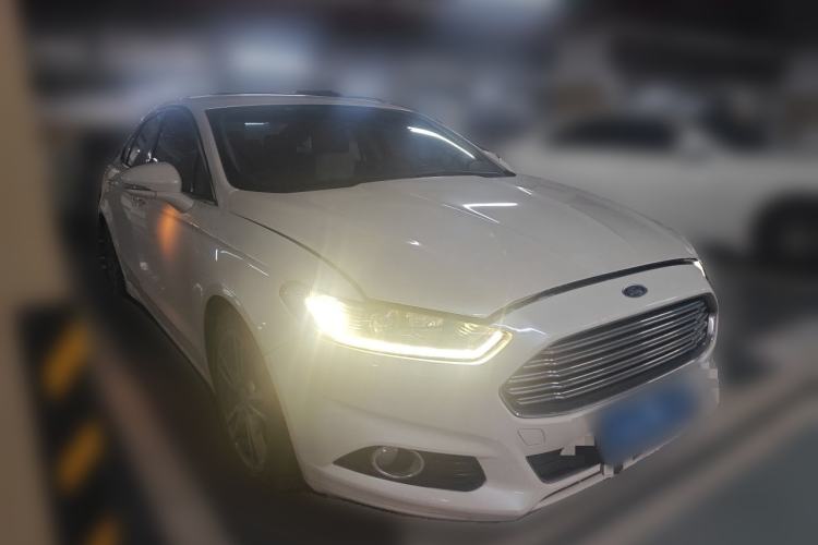 Used Ford Mondeo 2013 2.0L GTDi240 Luxury Sport Model Front Right 45 Deg