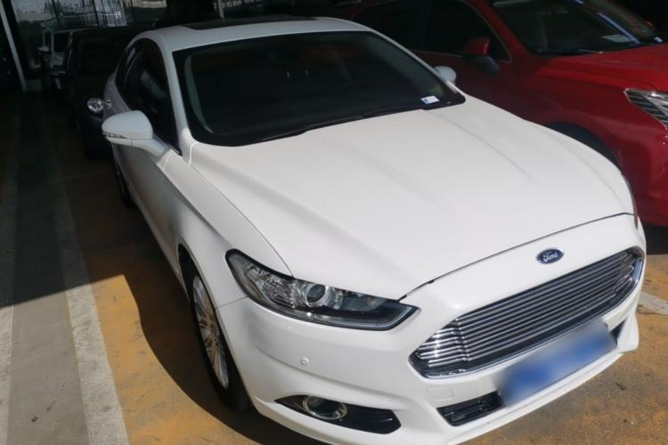 Used Ford Mondeo 2013 2.0L GTDi 200 Fashion Edition Front Right 45 Deg