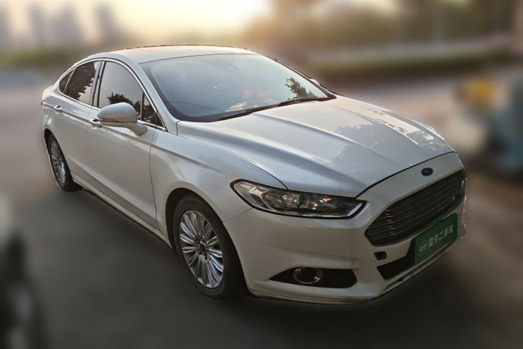 Used Ford Mondeo 2013 2.0L GTDi 200 Fashion Edition Front Right 45 Deg