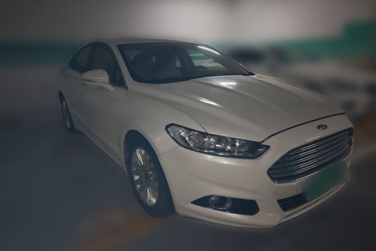 Used Ford Mondeo 2013 2.0L GTDi 200 Fashion Edition Front Right 45 Deg