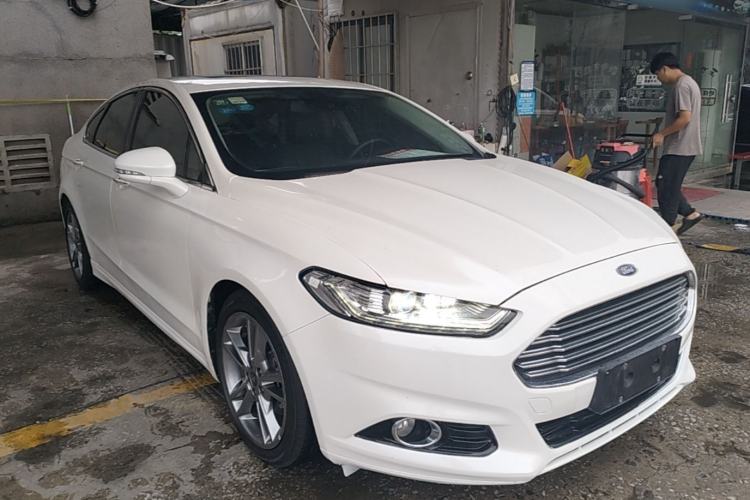 Used Ford Mondeo 2013 2.0L GTDi240 Luxury Sport Model Front Right 45 Deg