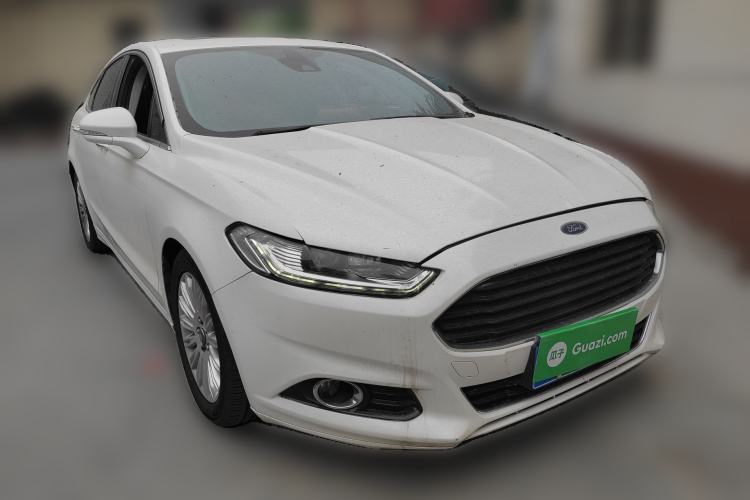 Used Ford Mondeo 2013 2.0L GTDi 200 Luxury Model Front Right 45 Deg