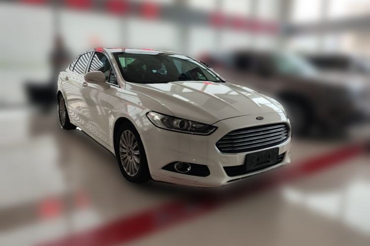 Used Ford Mondeo 2013 2.0L GTDi 200 Fashion Edition Front Right 45 Deg