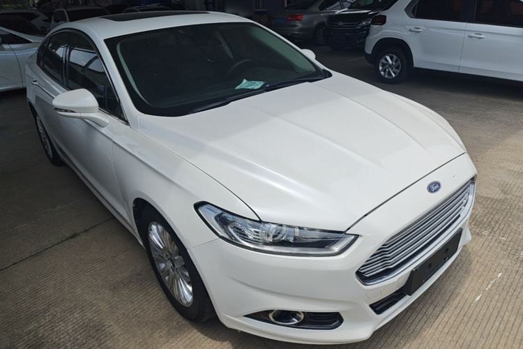 Used Ford Mondeo 2013 2.0L GTDi 200 Fashion Edition Front Right 45 Deg