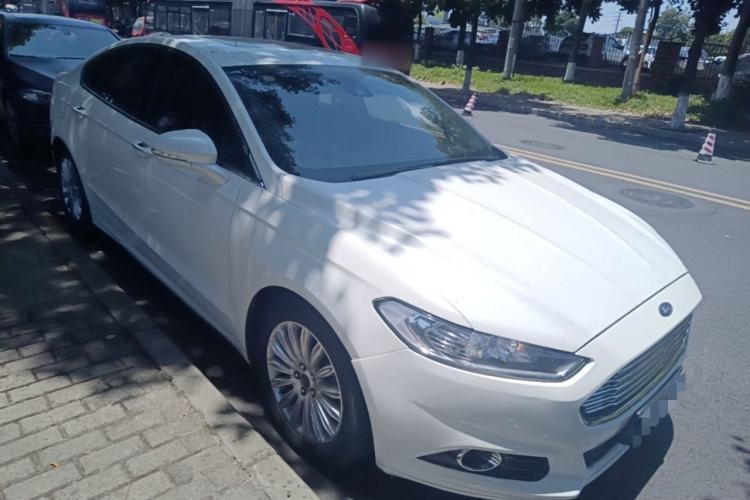 Used Ford Mondeo 2013 2.0L GTDi 200 Fashion Edition Front Right 45 Deg
