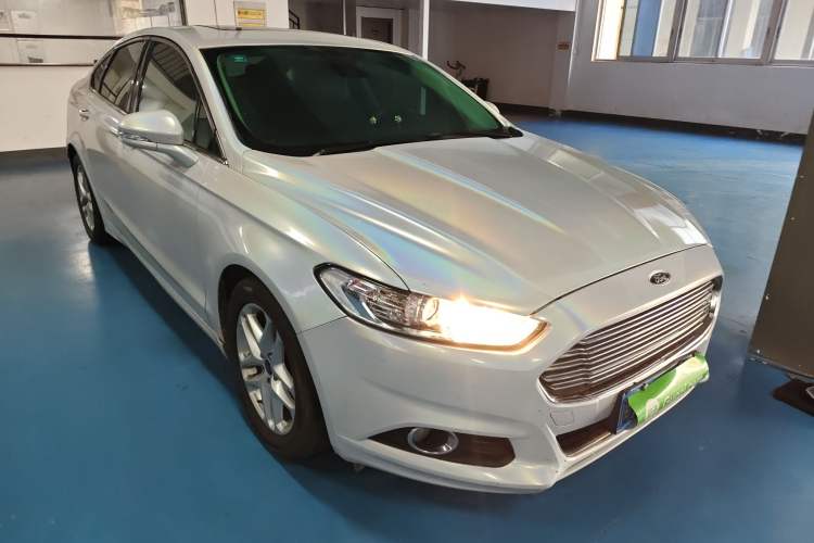 Used Ford Mondeo 2013 1.5L GTDi180 Fashion Edition Front Right 45 Deg