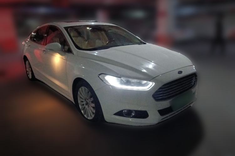 Used Ford Mondeo 2013 2.0L GTDi 200 Fashion Edition Front Right 45 Deg