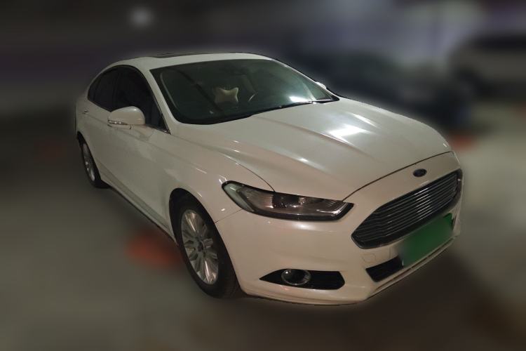 Used Ford Mondeo 2013 2.0L GTDi 200 Fashion Edition Front Right 45 Deg