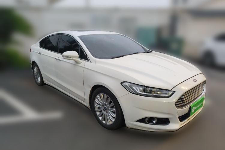 Used Ford Mondeo 2013 2.0L GTDi 200 Luxury Model Front Right 45 Deg