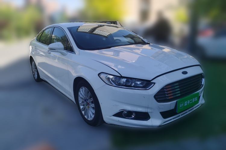 Used Ford Mondeo 2013 2.0L GTDi 200 Fashion Edition Front Right 45 Deg